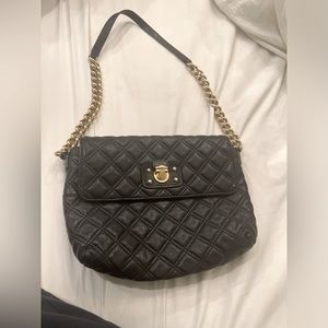 Marc Jacobs Quilted Leather Shoulder Bag with Gold Hardware 🤍🖤